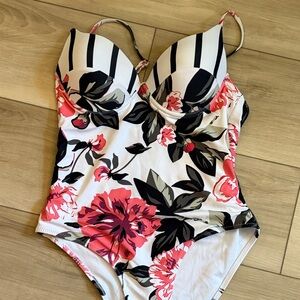 Cupshe Women’s Swimsuit | Small | like new